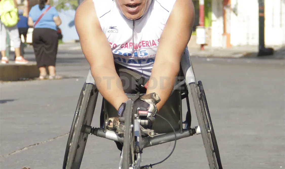Natan Morales demostró al ganar por quinta ocasión el Maratón de la Marina en su XXIX edición. Cortesía
