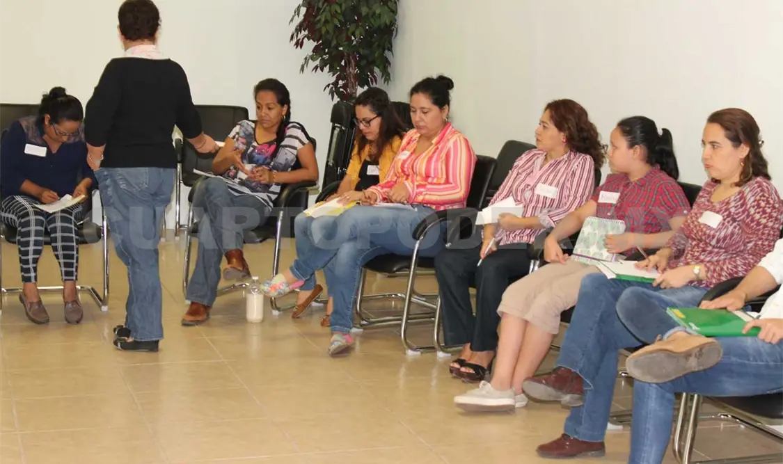 Capacitan a personal en igualdad de género