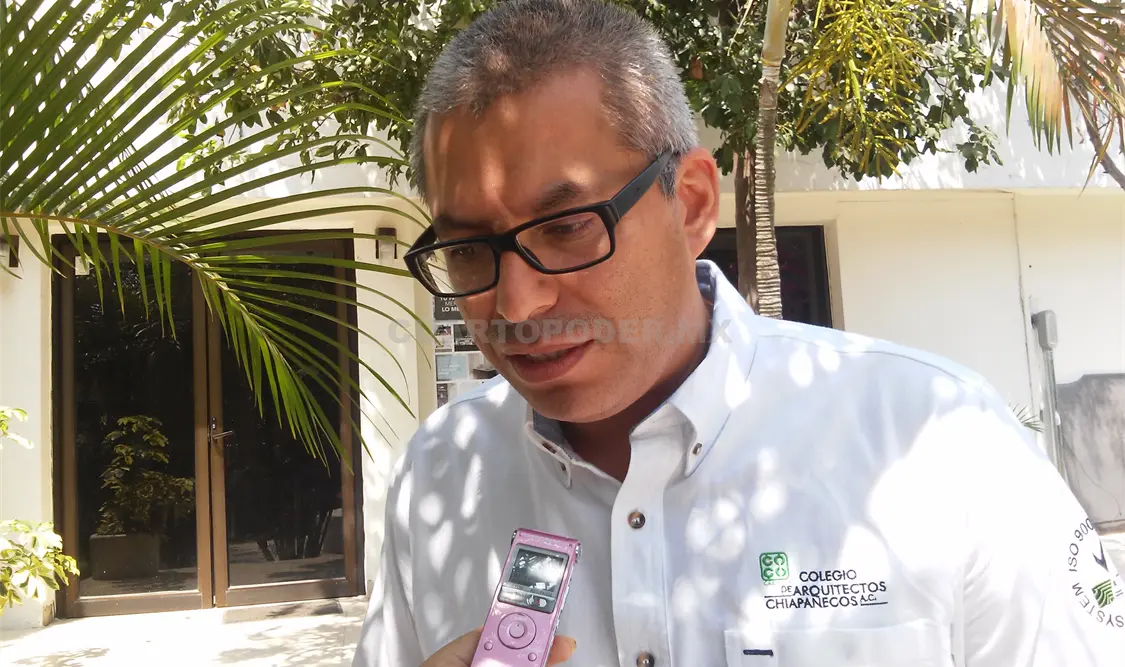 El Colegio de Arquitectos ofreció el apoyo de sus 41 dictaminadores de riesgo. Guillermo Ramos / CP.