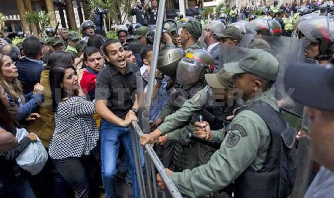 Agreden a diputados durante una manifestación en Venezuela. El Universal