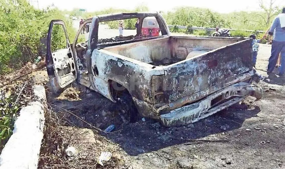 Coalición Magisterial quema auto