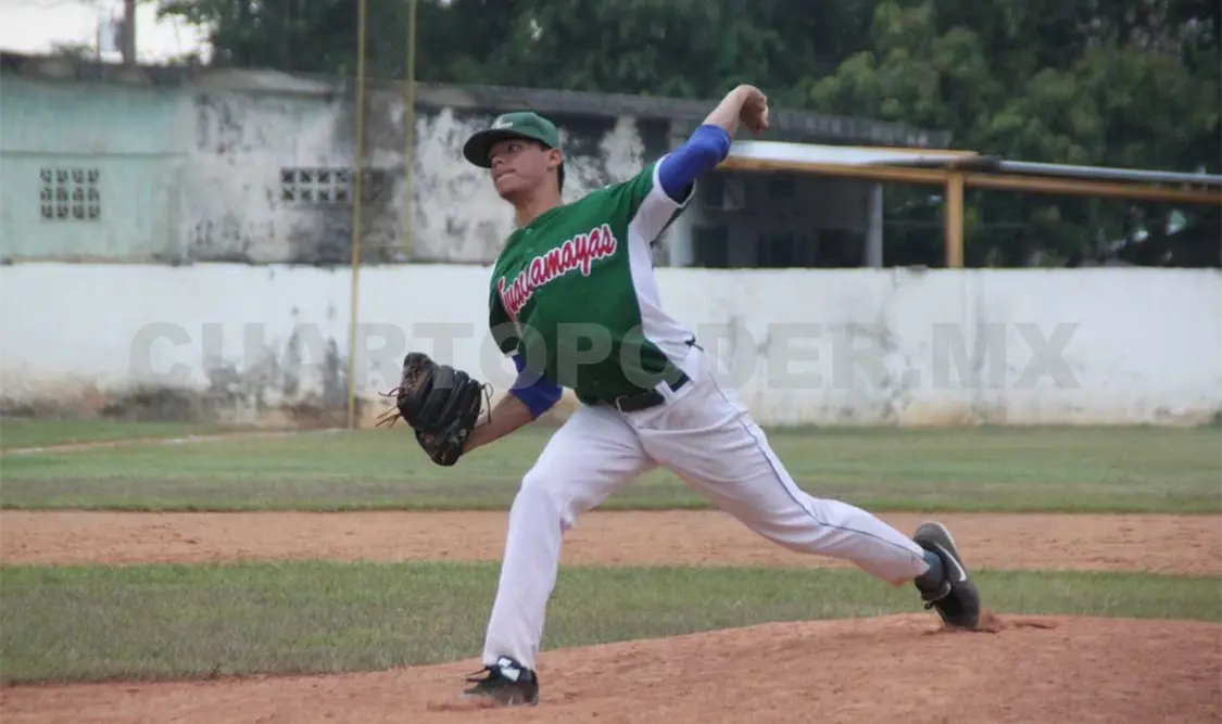 Guacamayas vence a Plataneros
