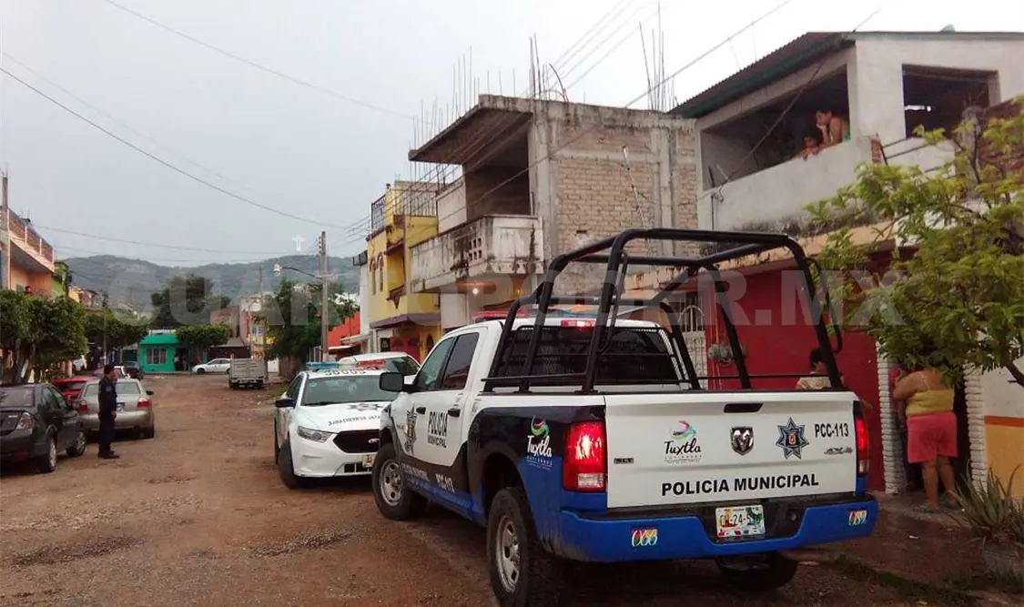 Riña entre vecinos moviliza a policías