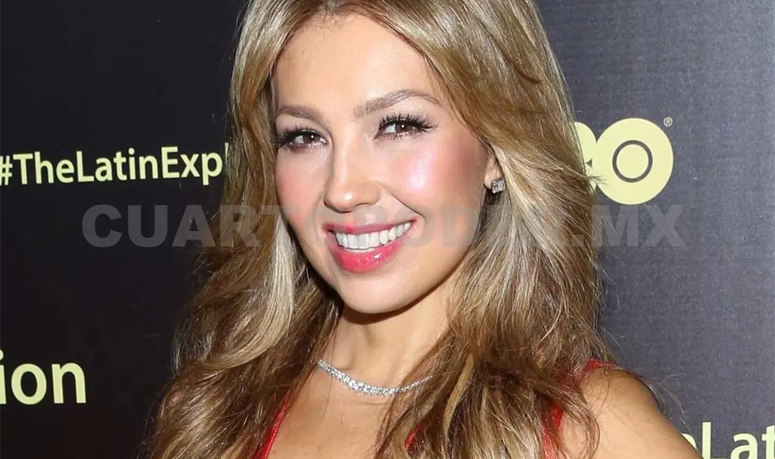 Thalía se viste en el auto para ir a Premios Tony