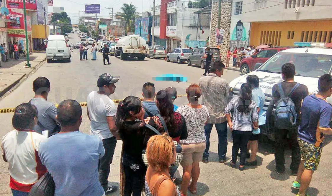 Fallece un peatón aplastado por pipa