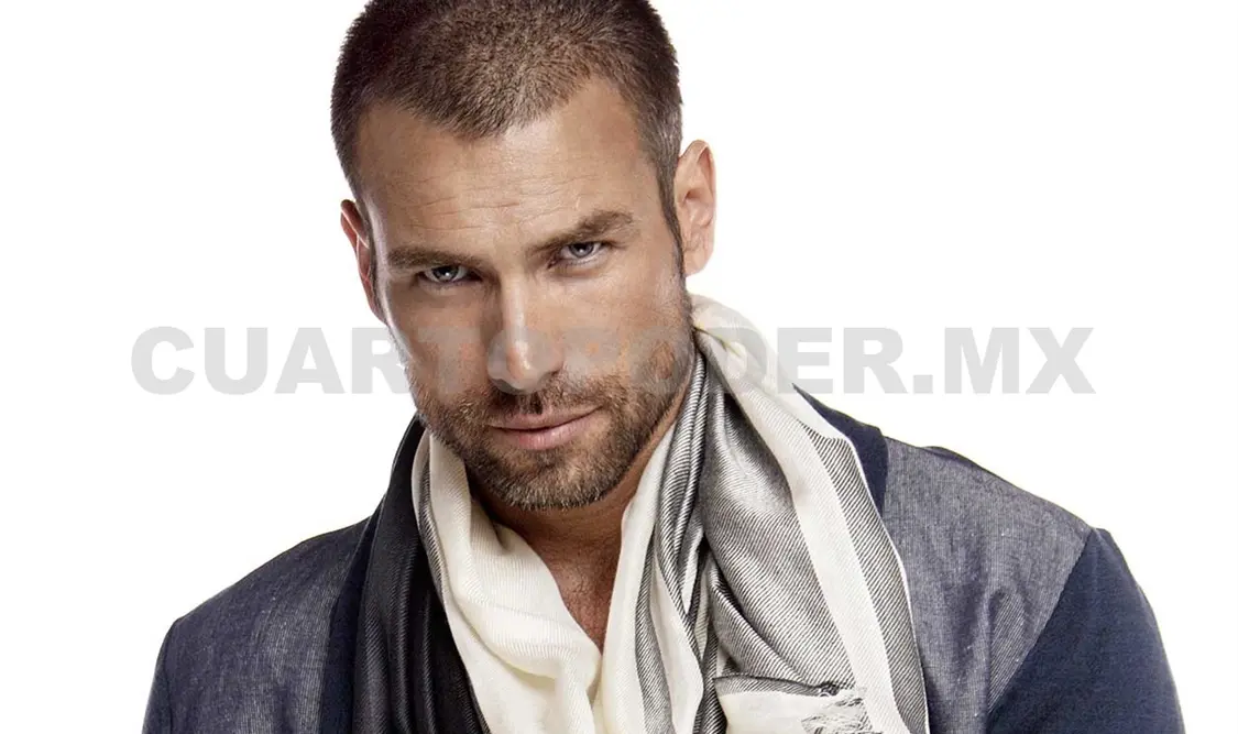 Rafael Amaya regaló a sus perros