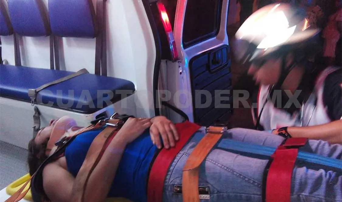 La dama fue llevada en una ambulancia de la Cruz Roja Mexicana a un hospital para recibir atención especializada.Rafael Cabrera / CP