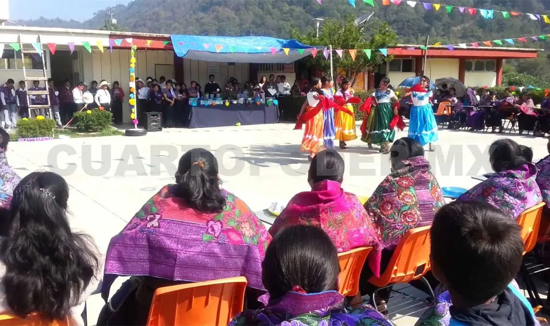 Escuelas laboran al cien por ciento, señalan