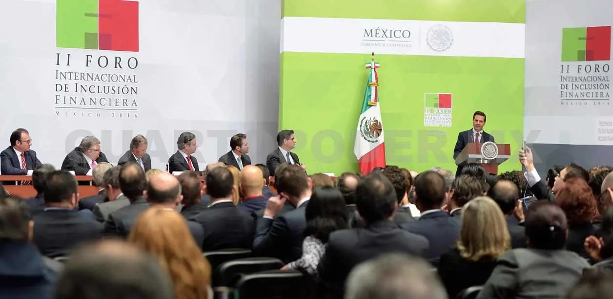 EPN presenta política sobre sistema financiero