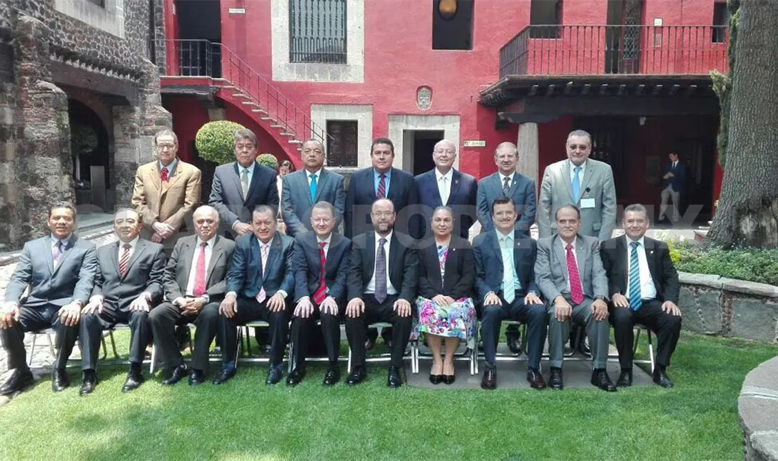 Participa rector en seminario internacional de ANUIS