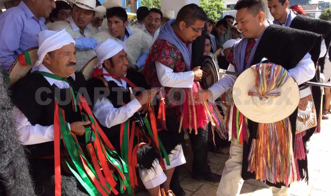 Autoridades de Chamula y Zinacantán refrendan lazos