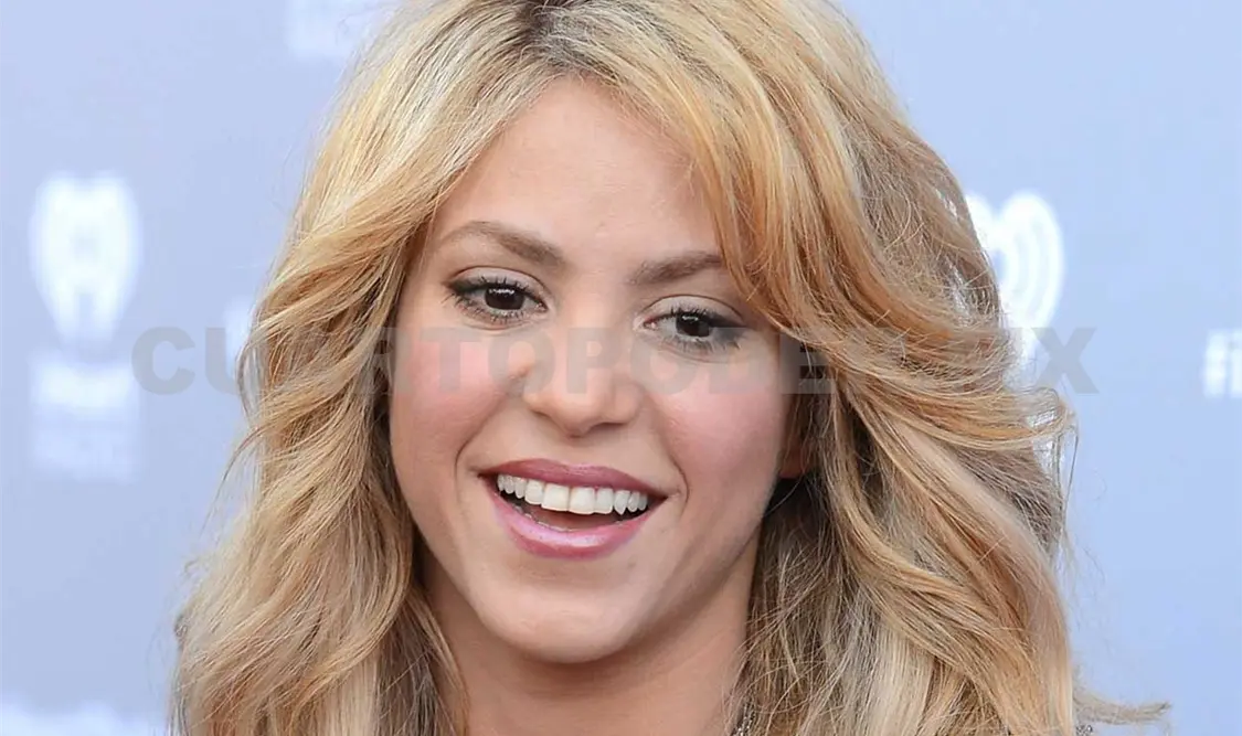 Shakira arma escándalo por foto