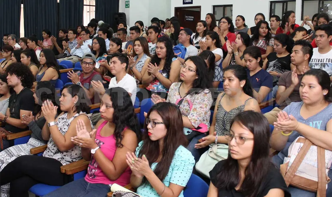 En el taller sobre fuentes alternativas para la investigación histórica. Cortesía
