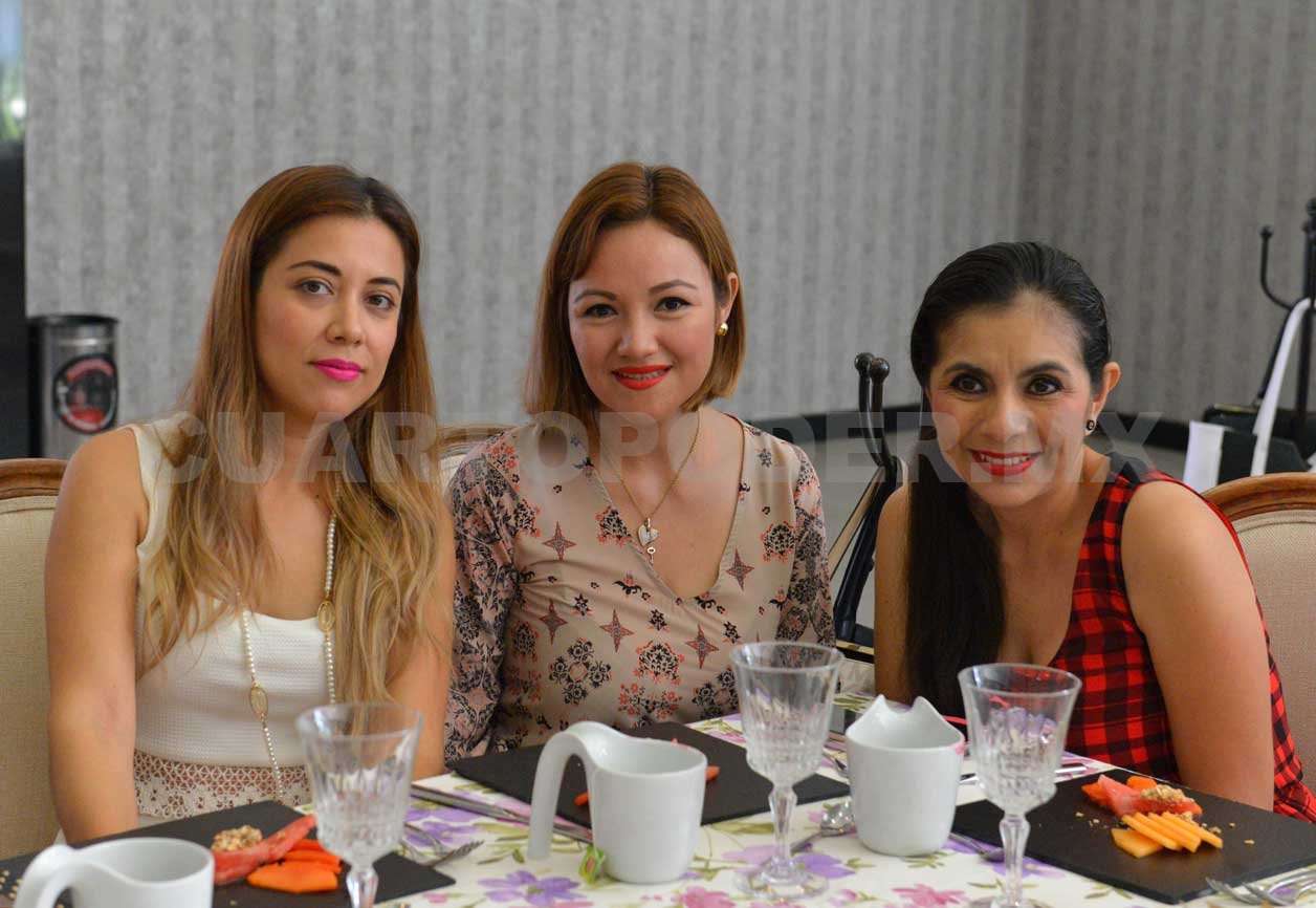 Desayuno entre mujeres altruistas