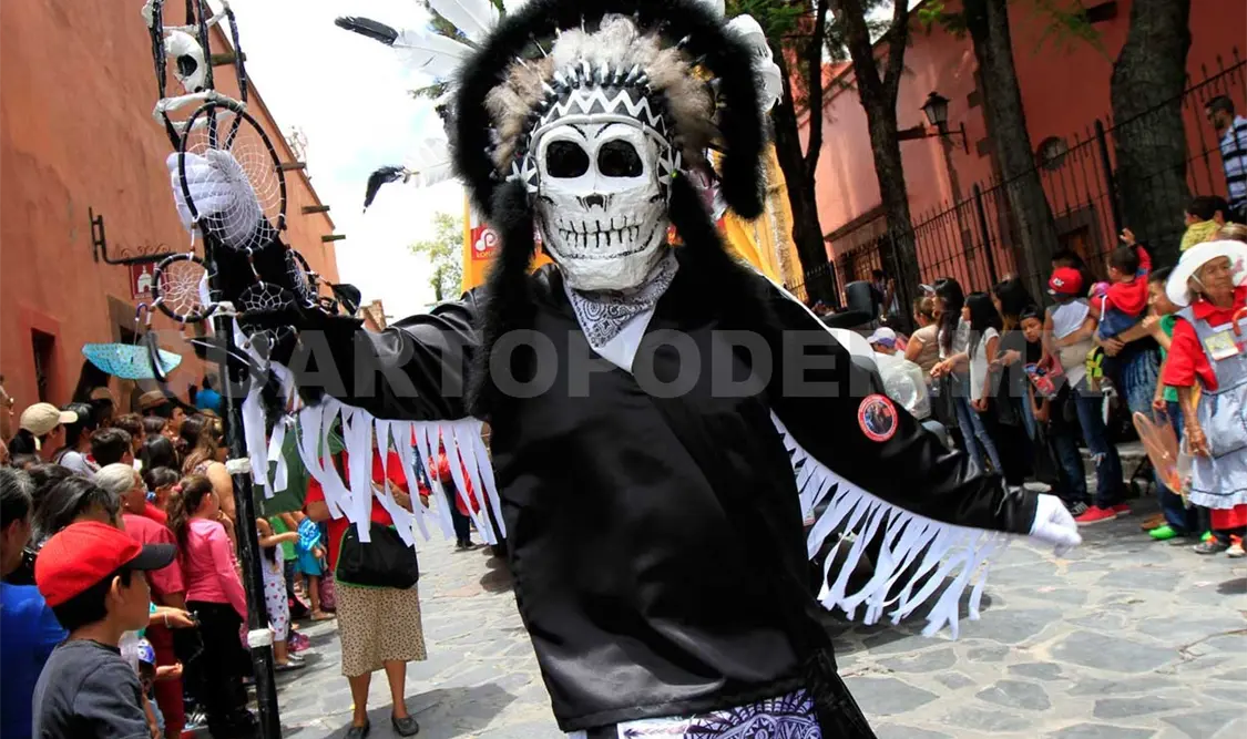 De acuerdo con el cronista Felipe Rodríguez Palacios, en sus orígenes la gente usaba máscaras artesanales.