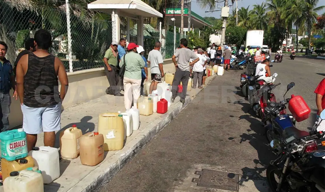 Insuficiente, reabastecimiento de gasolina
