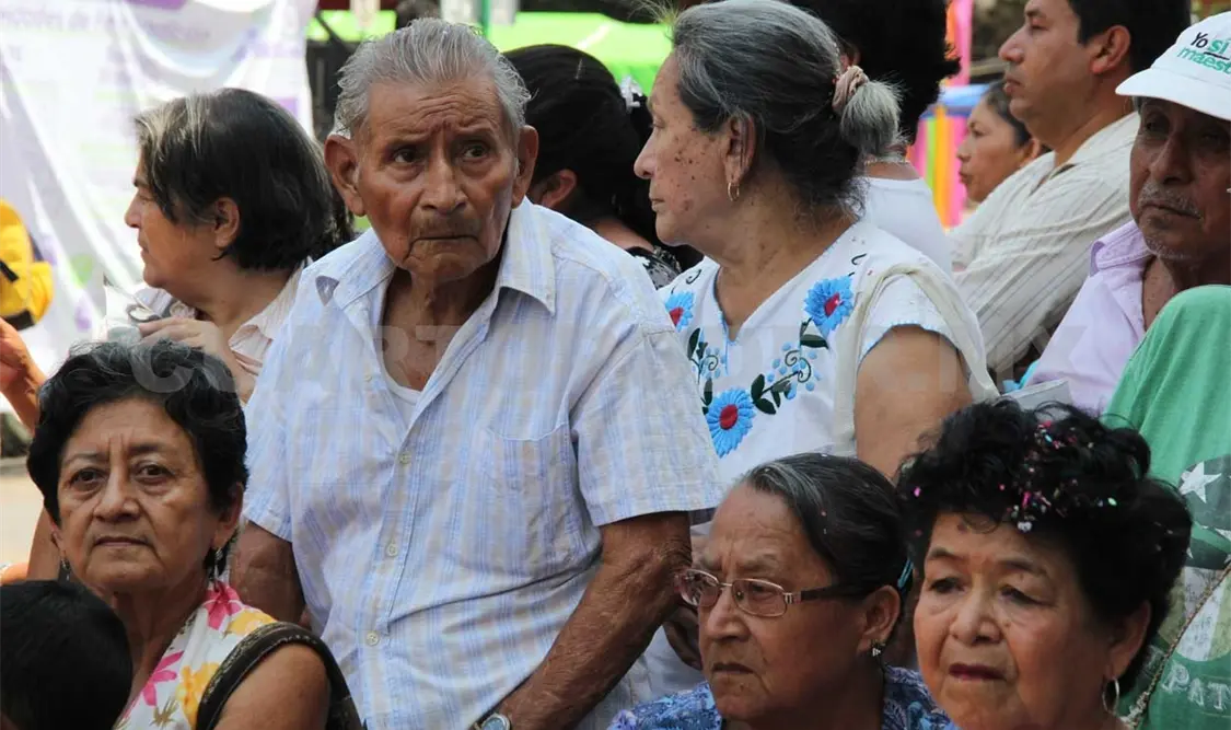 Adultos mayores, prioridad en política de desarrollo