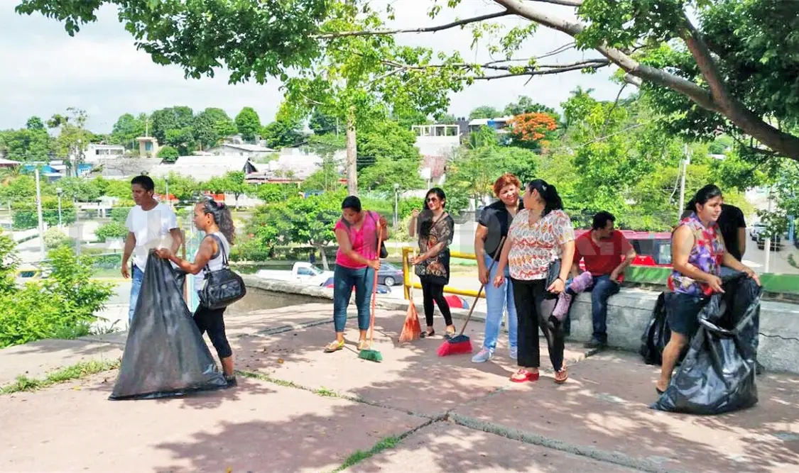 Se suman voluntarios a limpieza de la ciudad