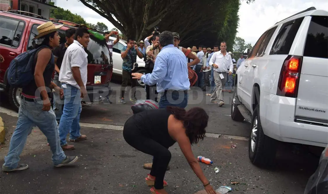 Agreden a Anaya y a Miguel Yunes