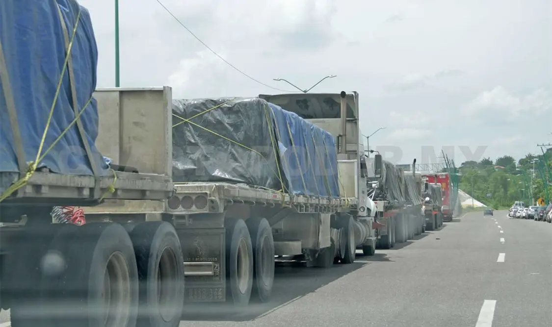 Bloqueos carreteros, podrían ocasionar colapso económico