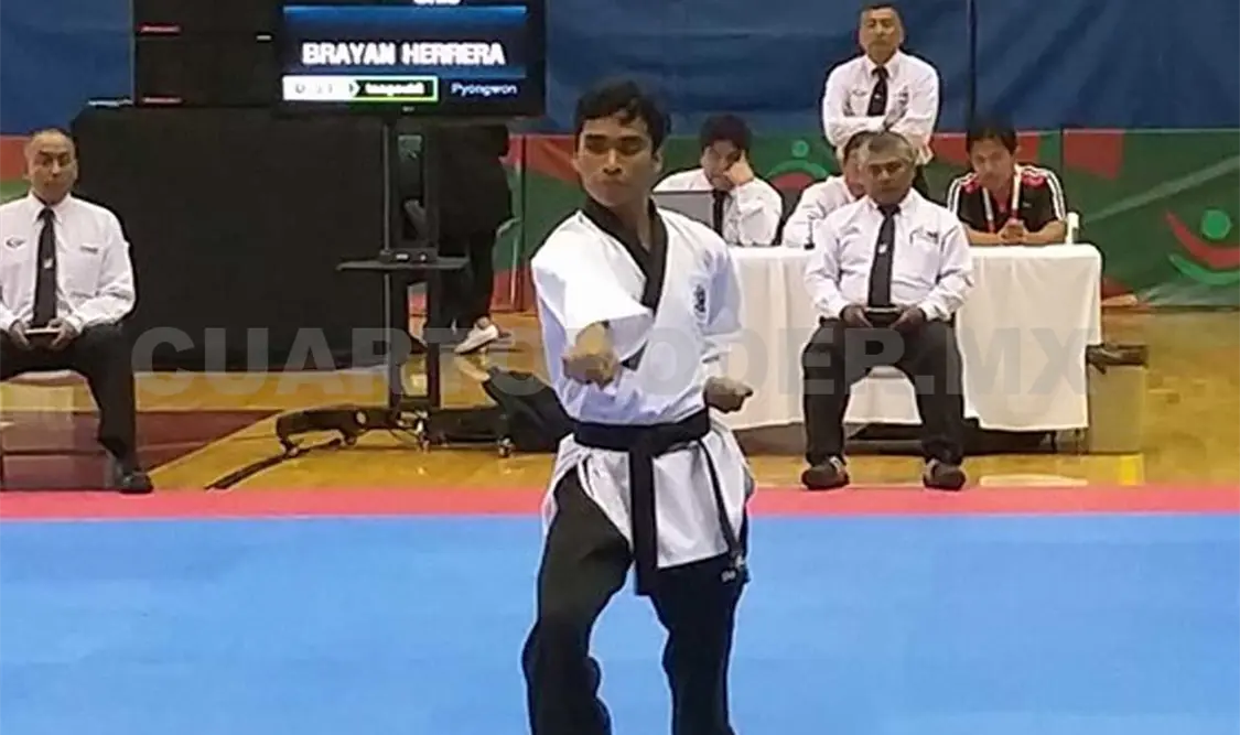 Bryan Herrera se agenció la presea de plata en la modalidad individual de formas. Cortesía