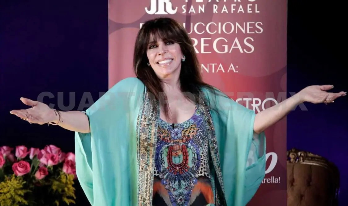 Verónica Castro es aclamada por musical