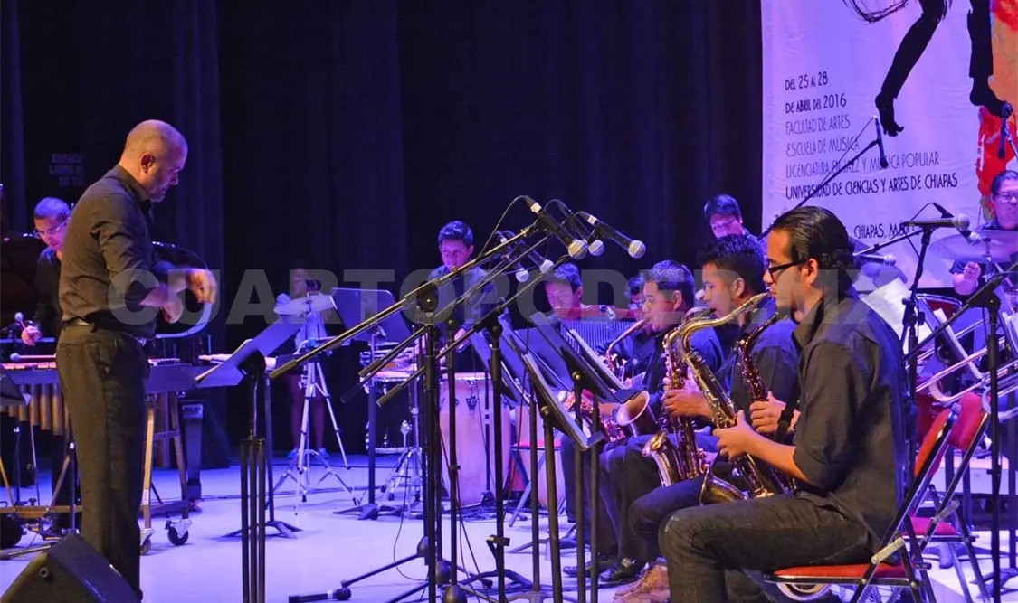 Durante el cierre del Congreso Latinoamericano de Escuelas de Música en el auditorio Universitario, en abril. D. Mendoza