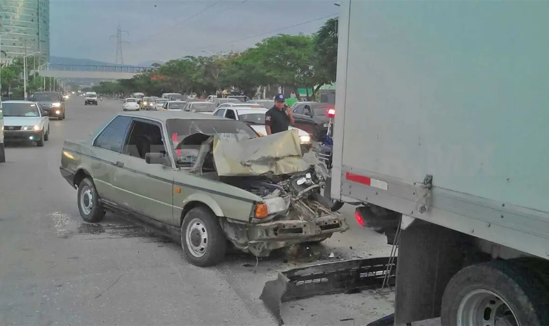 Fuerte accidente en el libramiento