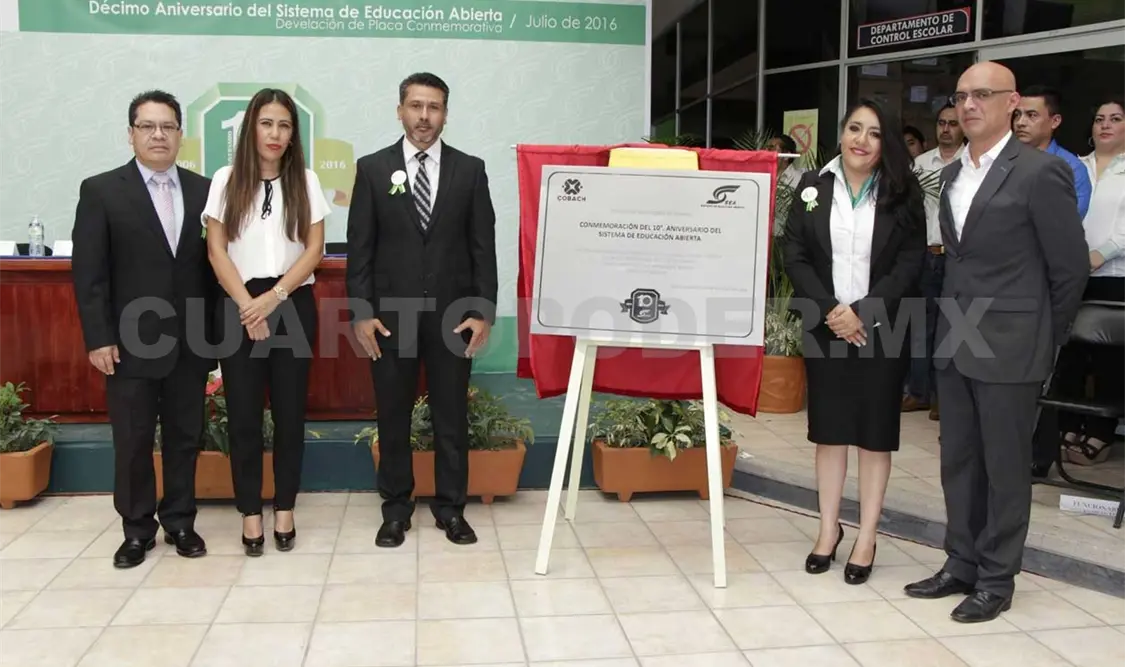 Director reconoce al Sistema Educativo Abierto en aniversario