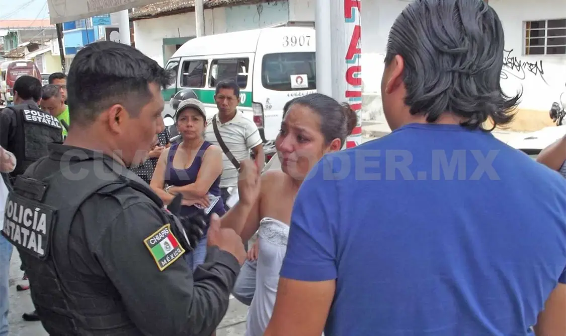 Roban y golpean a cuentahabiente