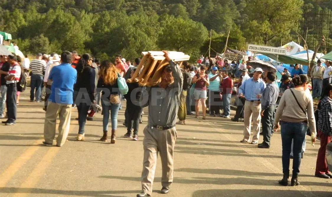 Maestros se retiran de cierre
