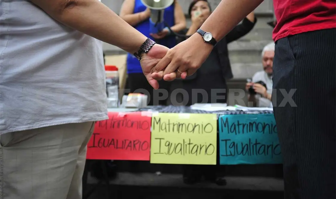 “Bofetada”, matrimonios gay