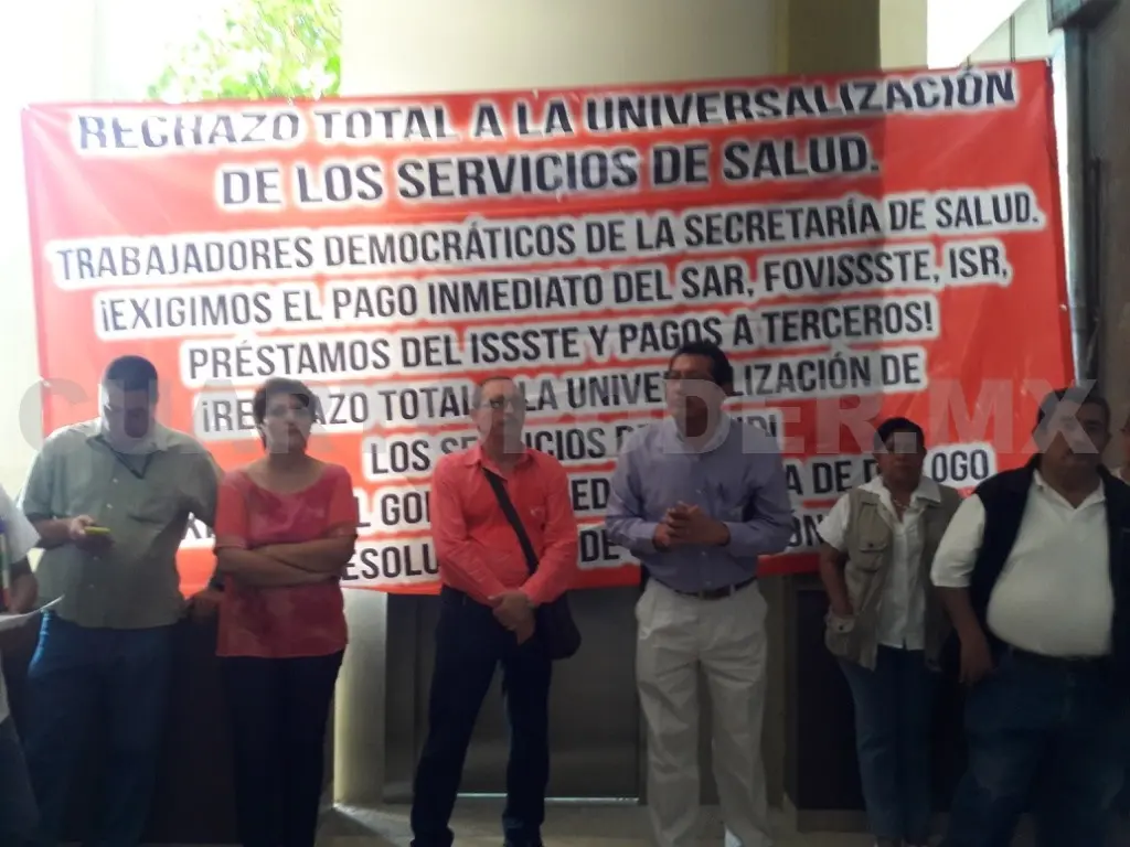 Trabajadores de la Secretaría de Salud,l se pronunció en asamblea permanente desde las 12:00 del día de hoy. / Guillermo Ramos / CP