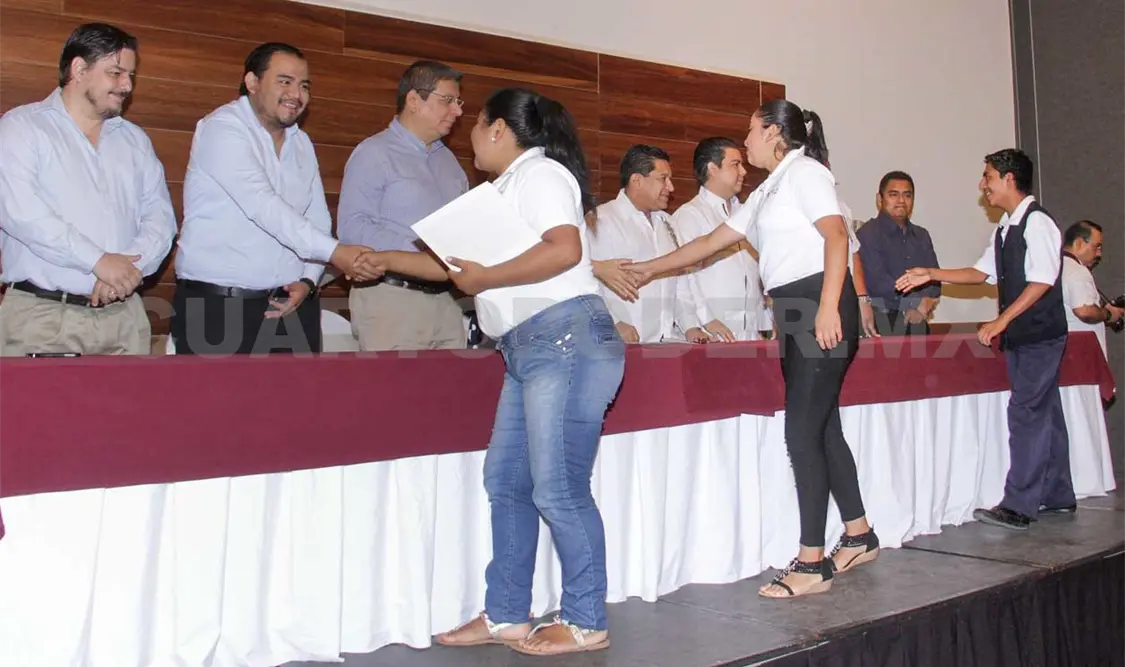 Estudiantes destacan en concurso nacional