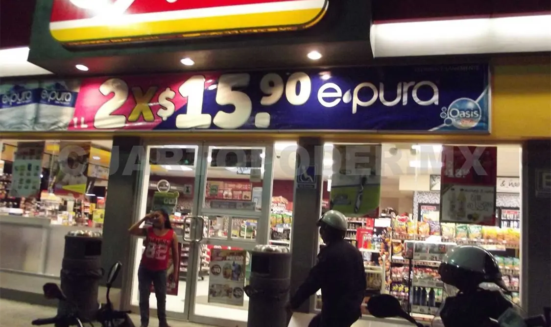 Roban caja fuerte en tienda de autoservicio