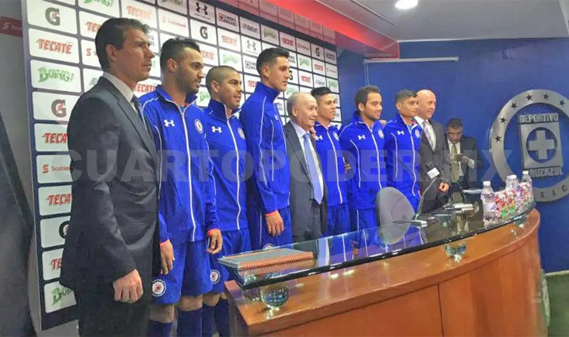 Cruz Azul presenta refuerzos para AP 2016
