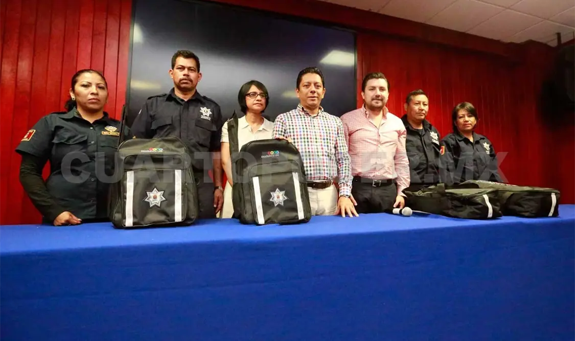 Capacitan a policías para mejorar servicio