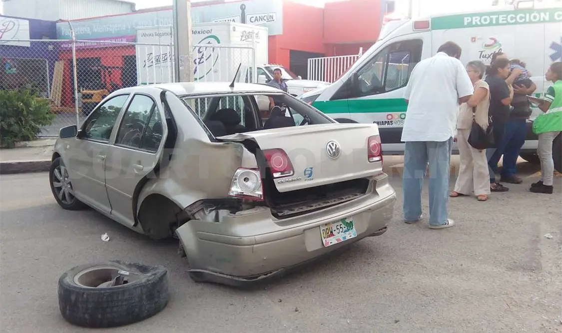 Accidente deja tres lesionados