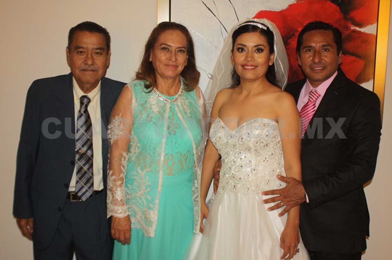 Zabdy y Carlos se unen en matrimonio