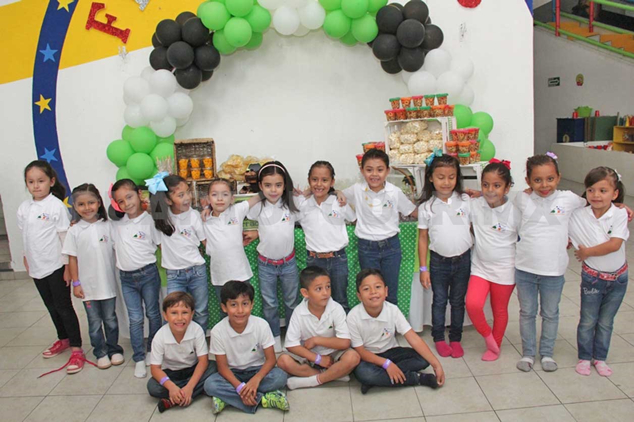 Peques disfrutaron su fiesta de graduación