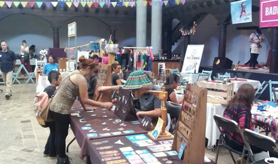 Realizan mercadito de diseño