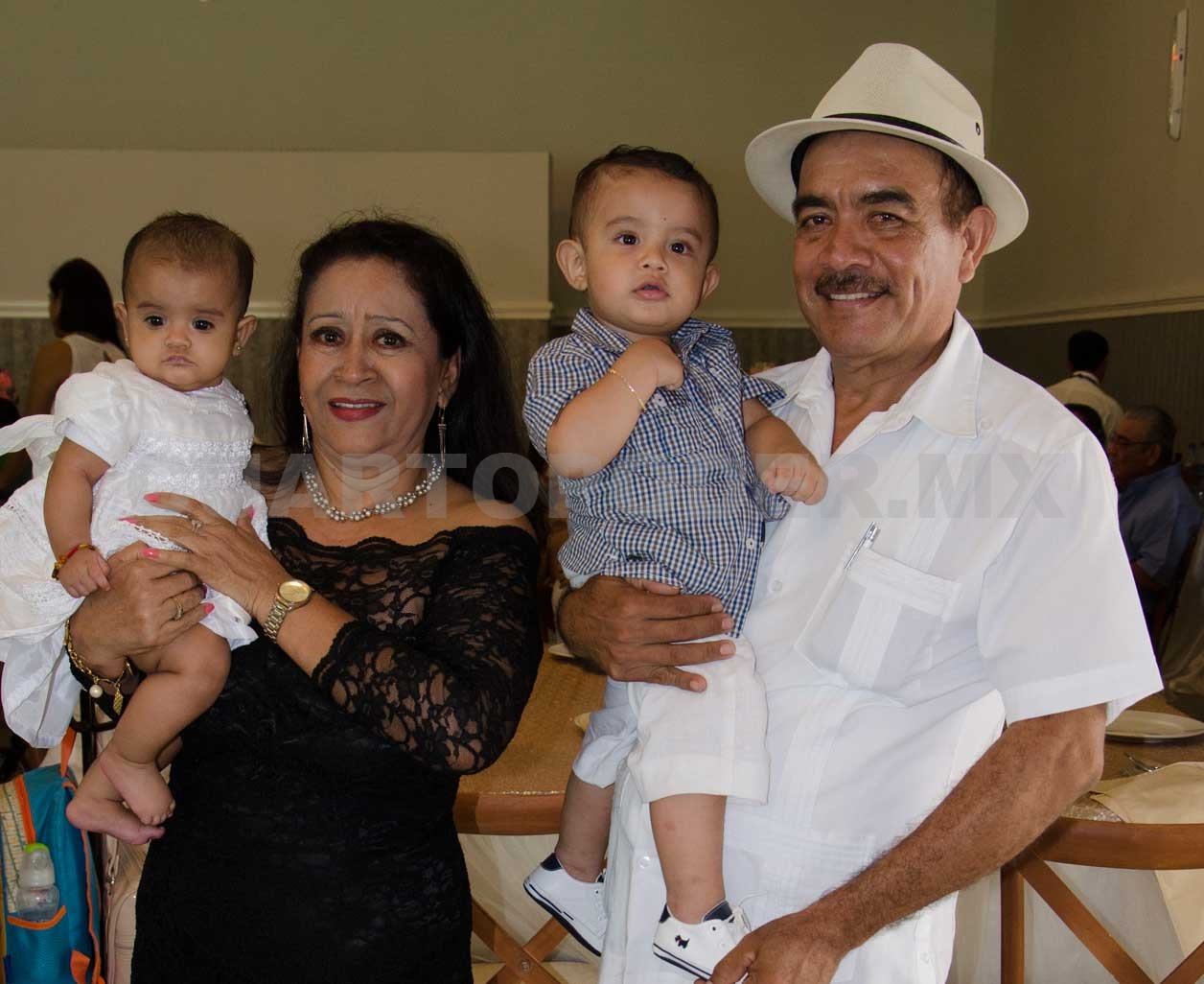 Constanza recibió el primer sacramento