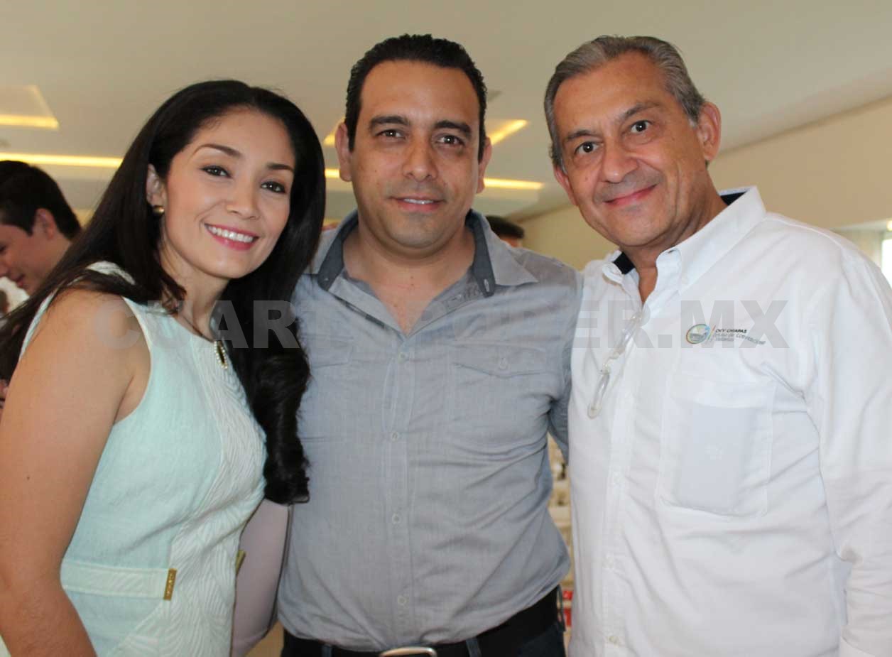 Capitalinos asisten a conferencia motivacional