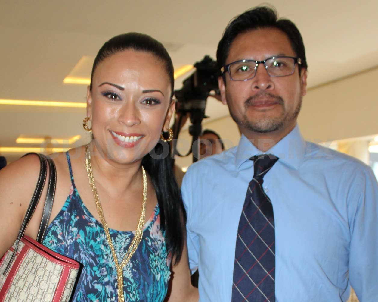 Capitalinos asisten a conferencia motivacional