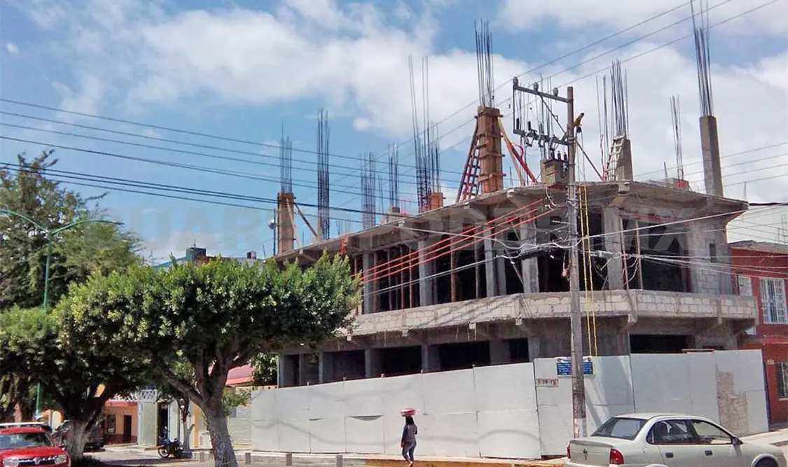 Padre e hijo sufren descarga eléctrica