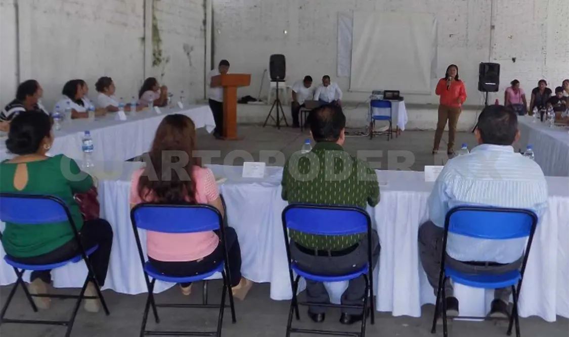 Reunión donde se establecieron estrategias de salud. Cortesía