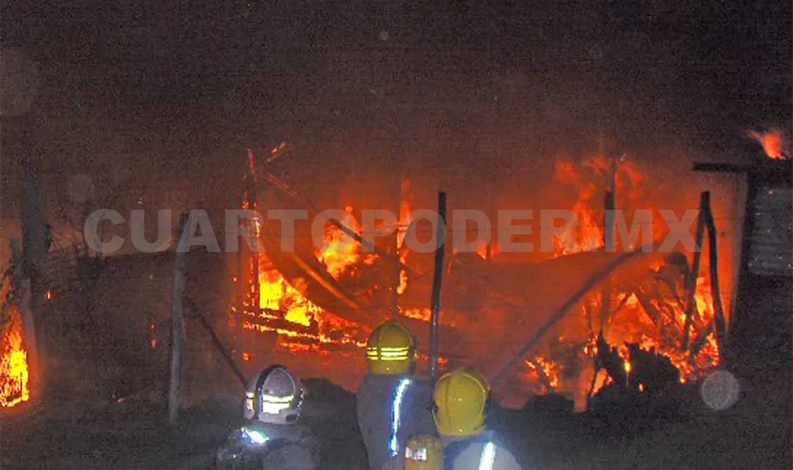 Las alarmas de emergencia se activaron y movilizaron al personal del Cuerpo de Bomberos de la zona poniente y oriente. Rafael Cabrera / CP