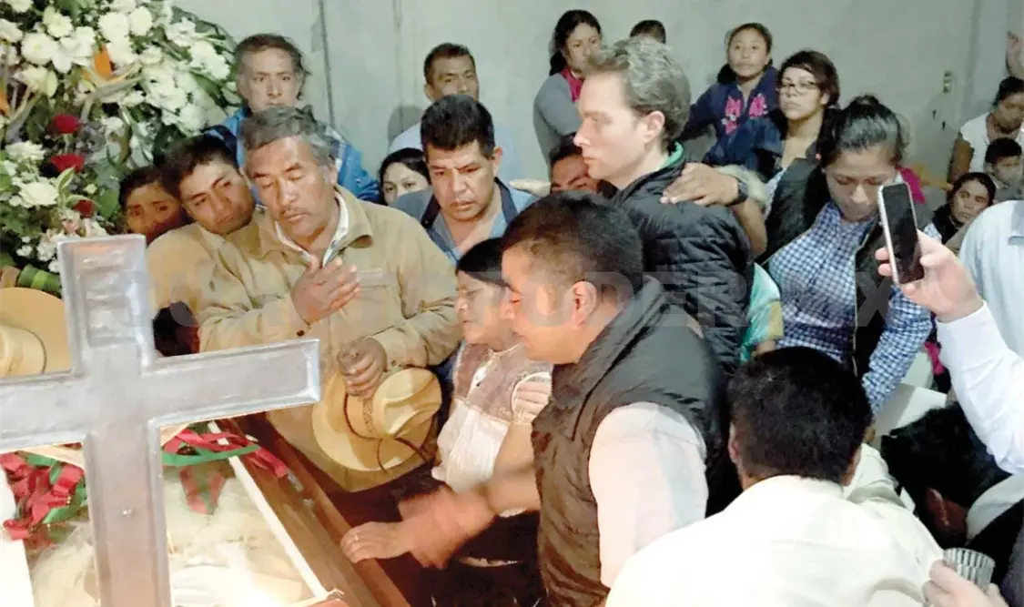 Acude Velasco a funeral del alcalde