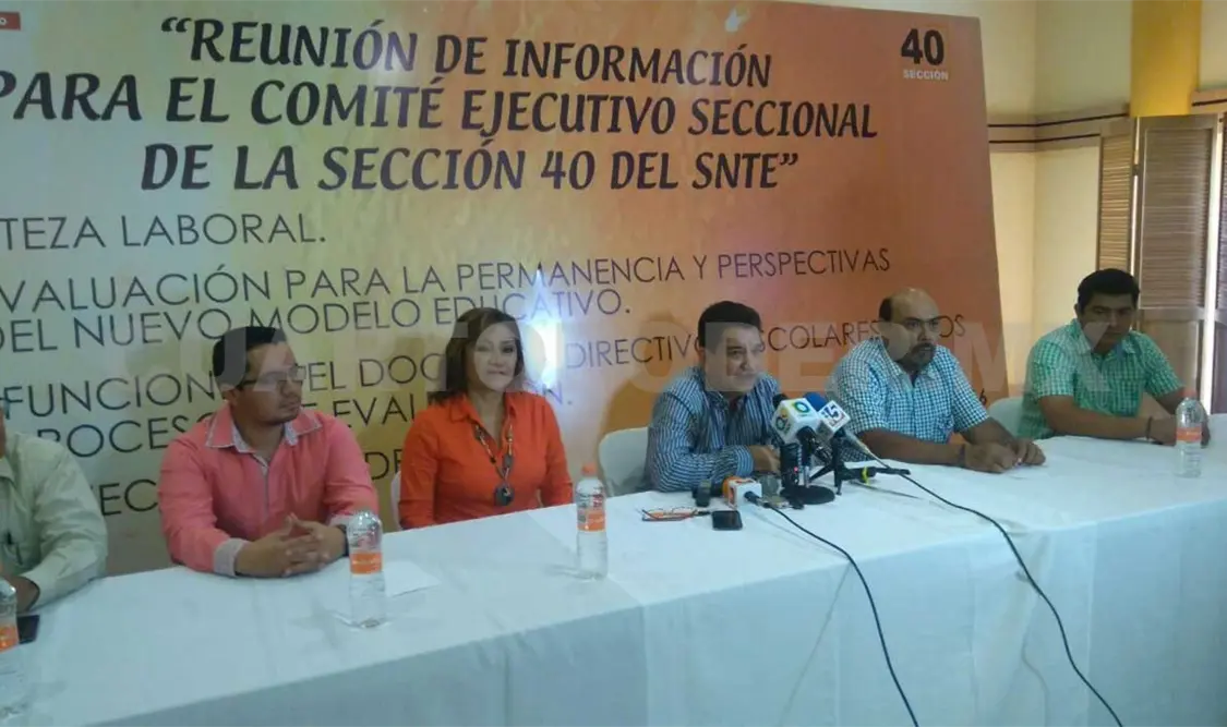 Respaldan relevo en Secretaría de Educación