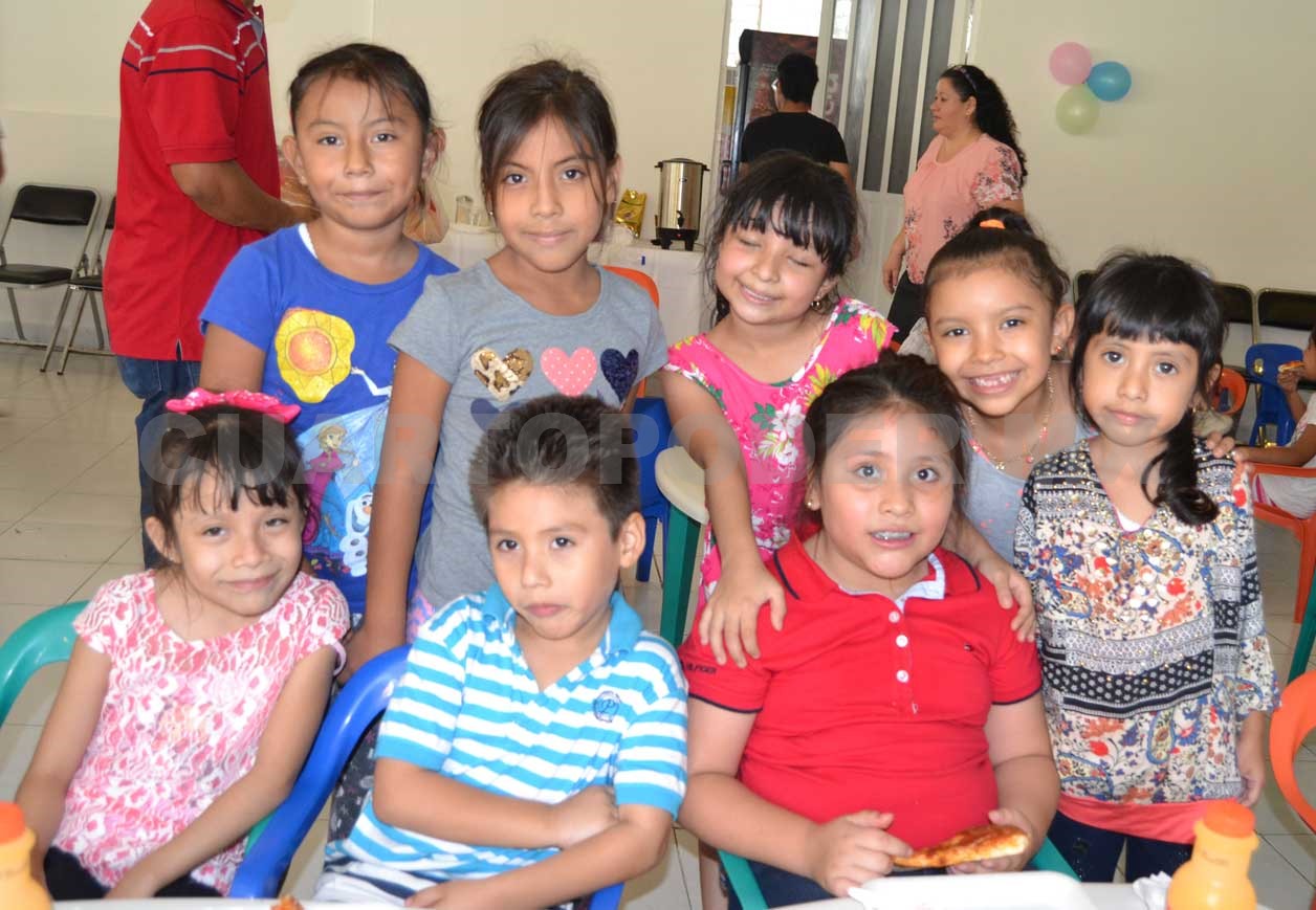 8 velitas para María Fernanda